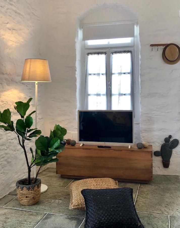 Nireas Stonehouse In Sifnos * Apollonía